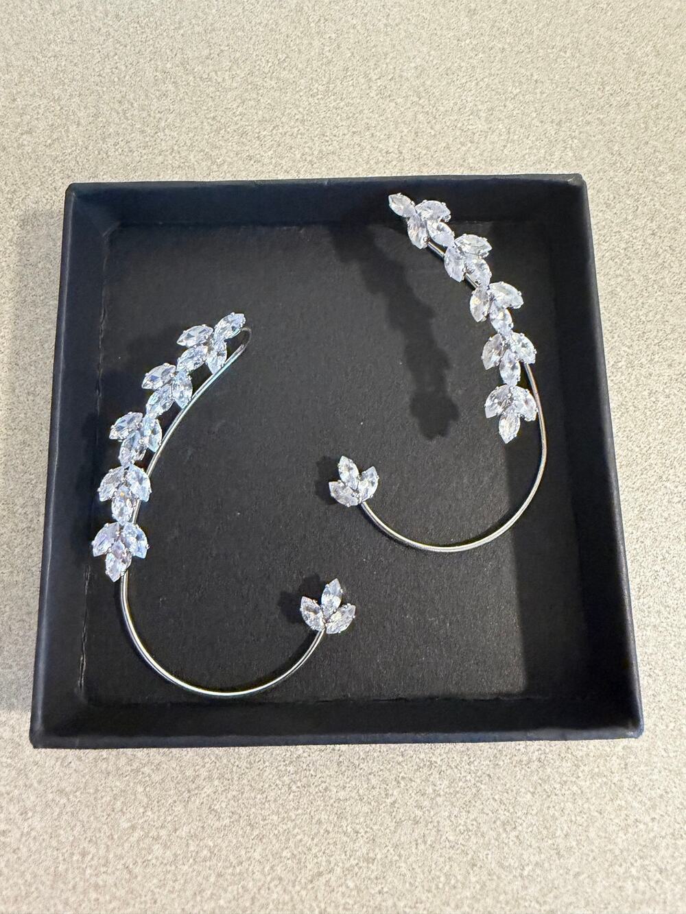 Crystal Ear Climber Crawler Earrings Silver Tone Leaf Vine Design Pair Cuff